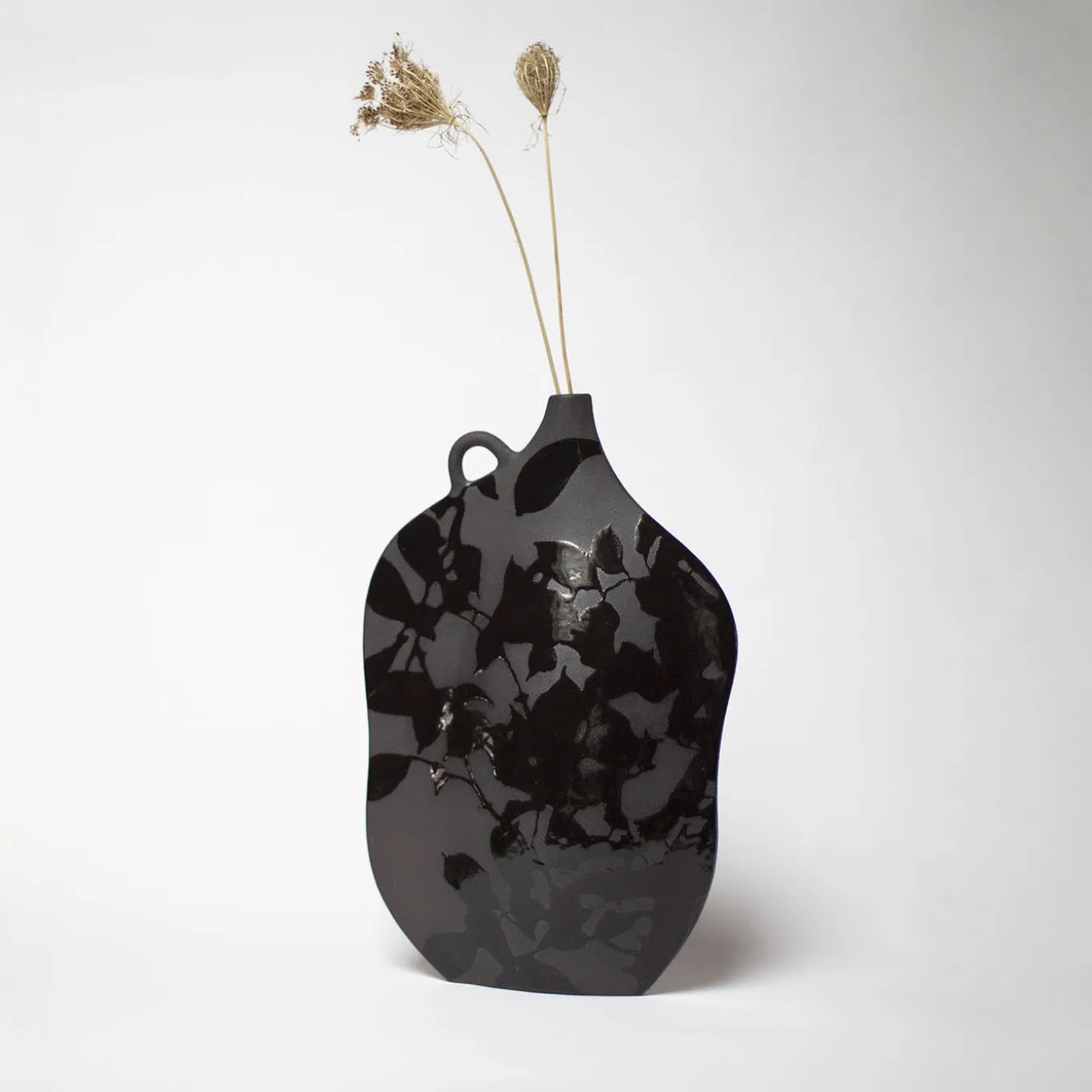 Ombra Black Stoneware With Glossy Details Vase #1