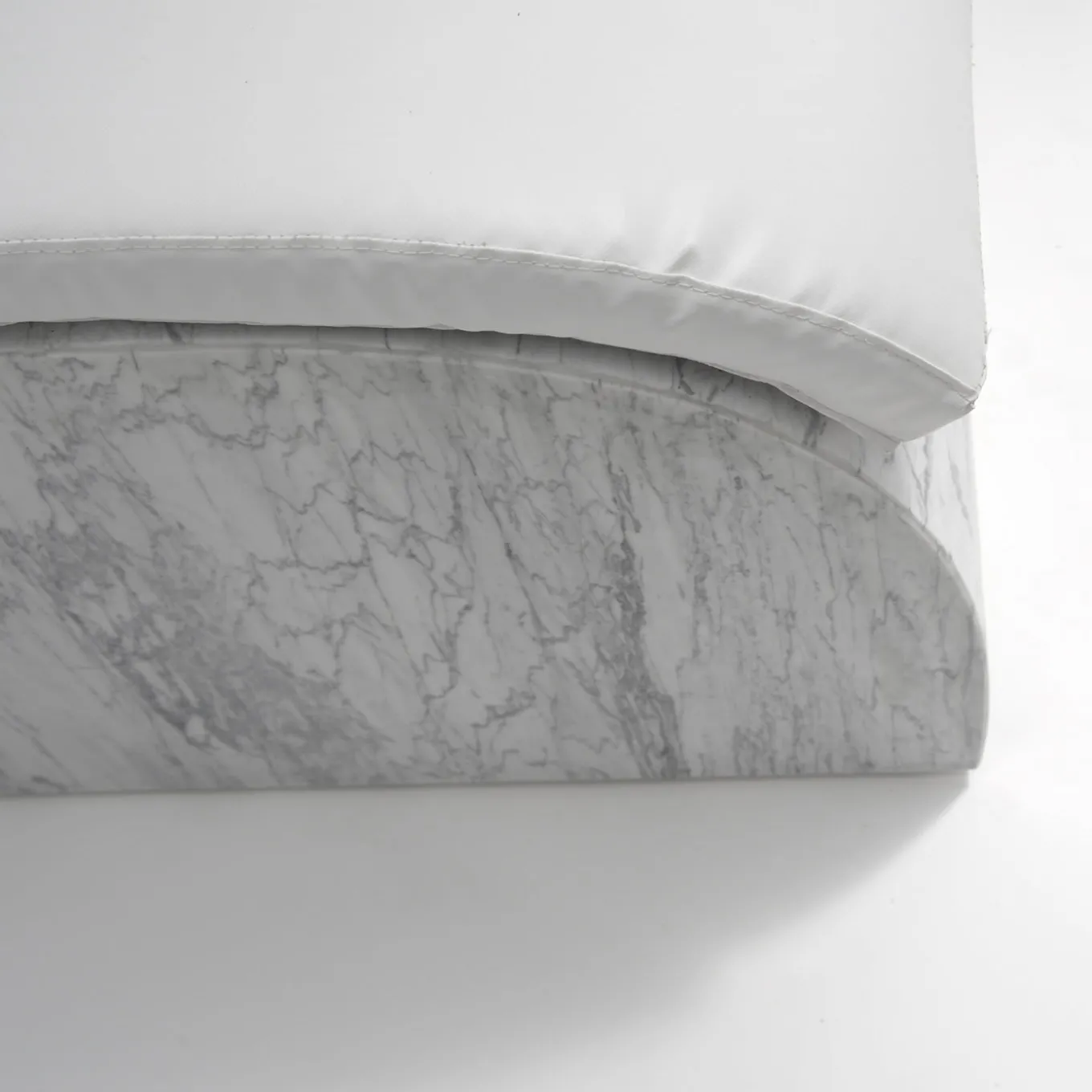 Ondalta Chaise Longue with Cushion