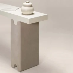 OSSICLE LEATHER CONSOLE