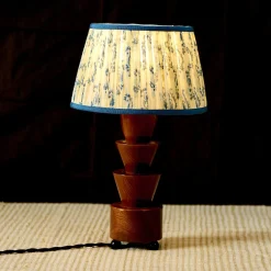 Palmetta Mahogany With Silk Lampshade Table Lamp