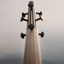 Particella coat hanger