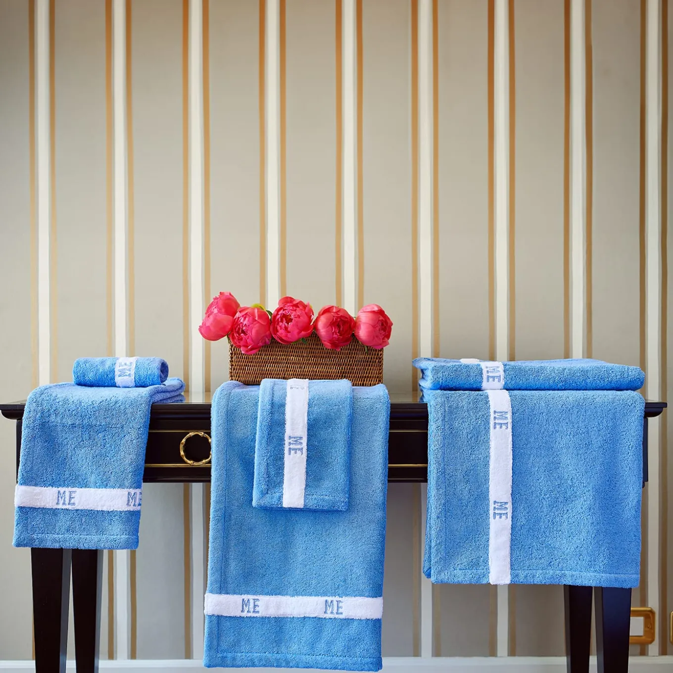 Pompidou Geometric Style White & Assisi Blue Bath Mat