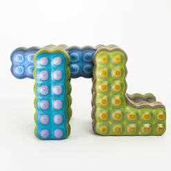 Prono Strata Amazon 1 Sculpture