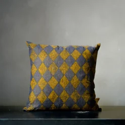 Pungitopo Square Diamond-Patterned Blue & Yellow Velvet Cushion