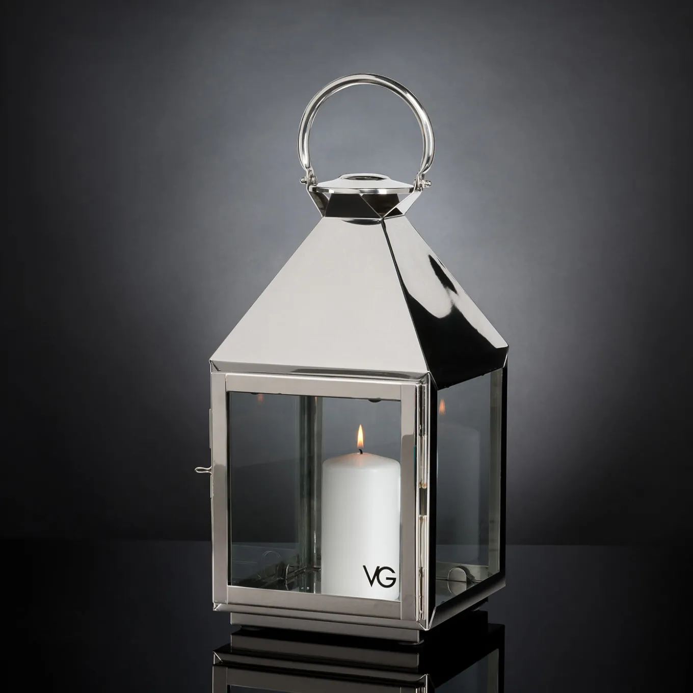 Pyramid Small Short Lantern