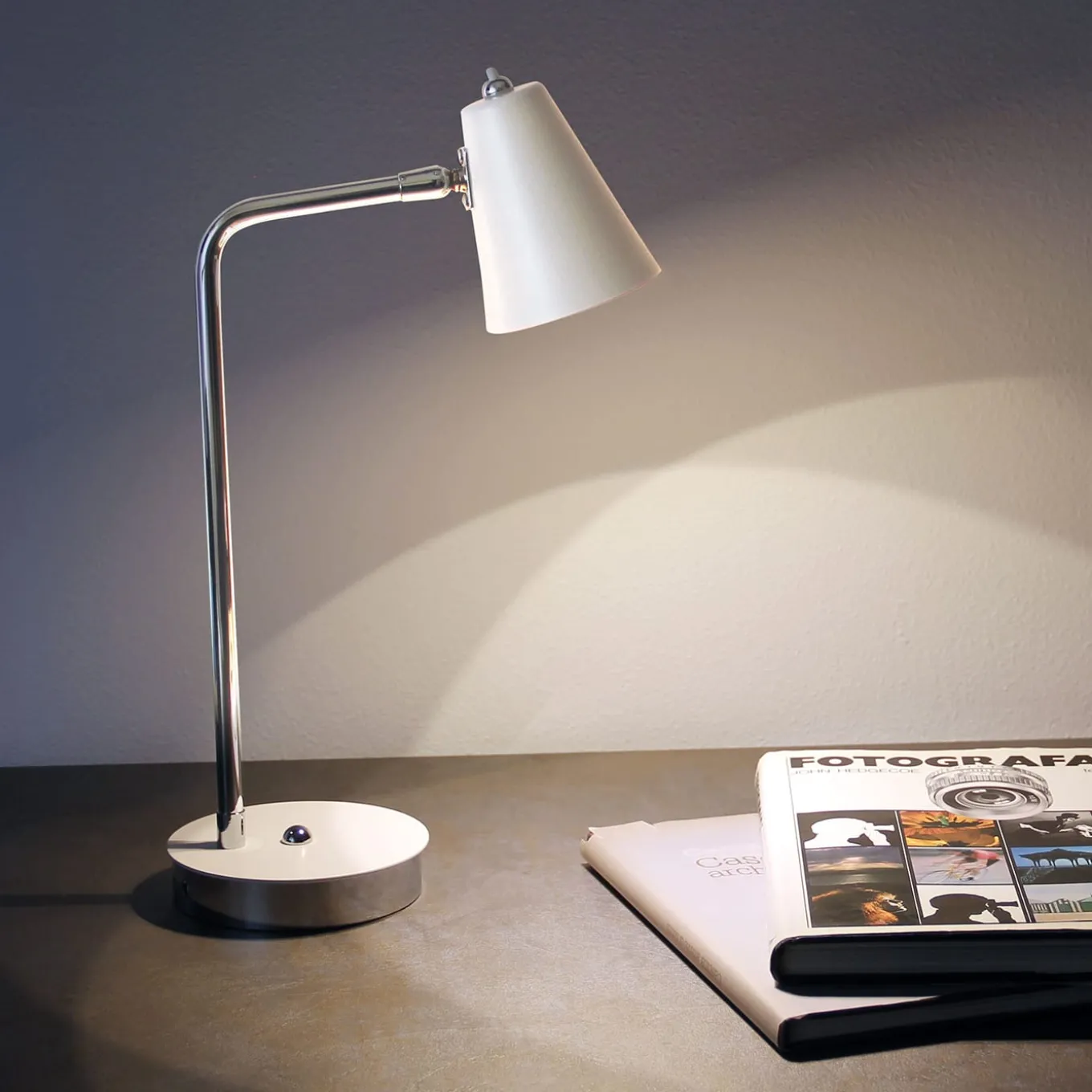 Read S Table Lamp by Stefano Tabarin