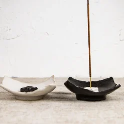 Respiro white and black incense burner