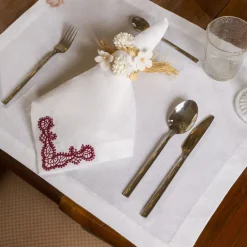 Rinascimento Set of 2 Red-Embroidered White Linen Napkins