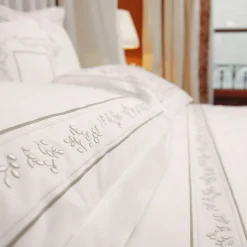 Roma White & Silver Olive US King Sheet Set