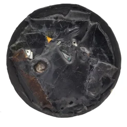 Round Black Decorative Plate