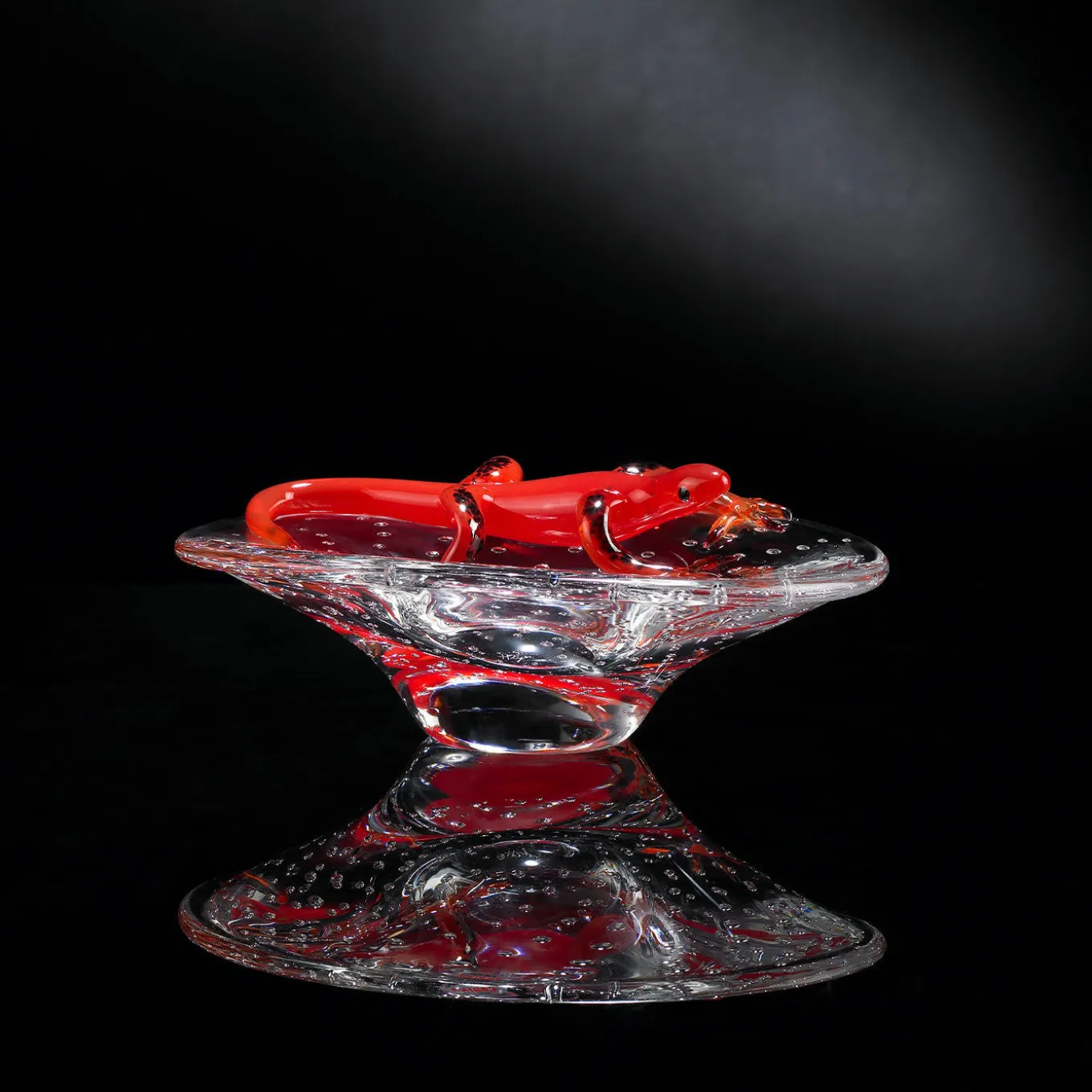 Round Bowl with Red Gecko