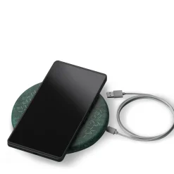 Selce Wireless Phone Charger by Efrem Bonacina and Andrea Teoldi