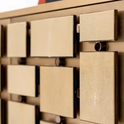 SIDEBOARD WITH RAY SKIN