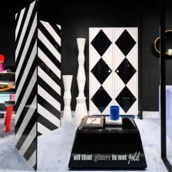 Simbolo Zig-Zagged Stripes Black-and-White Room Divider