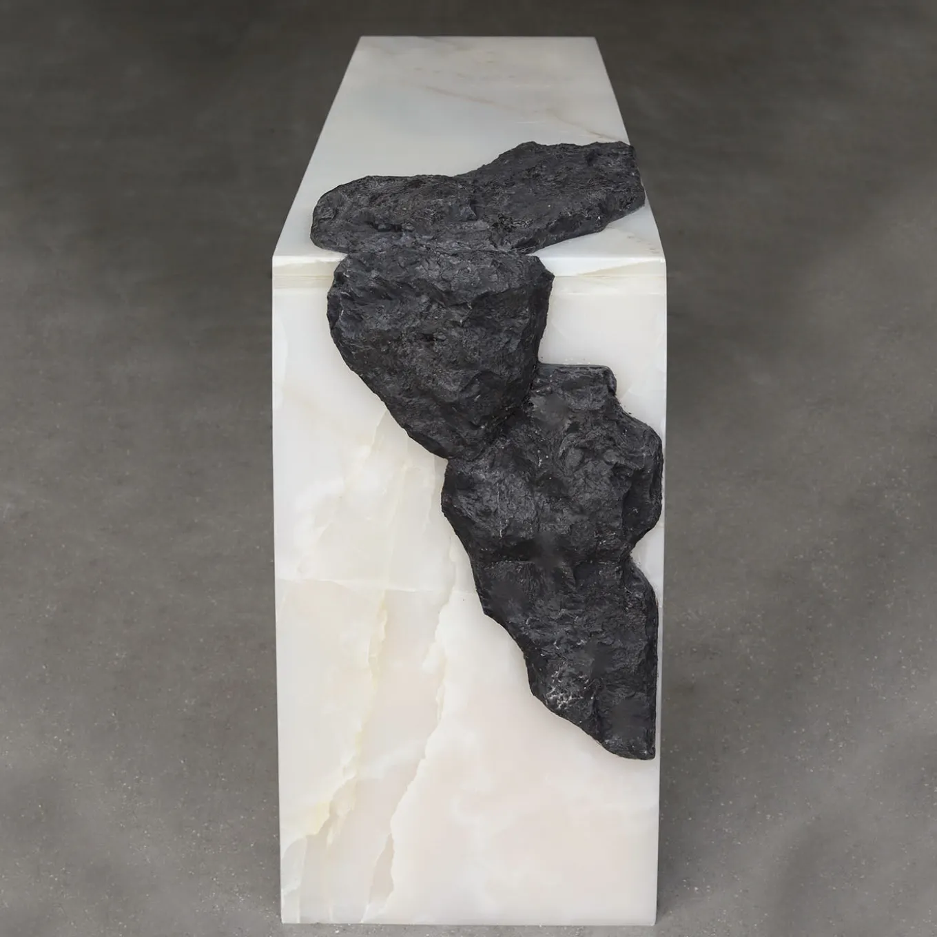 SSC106 White Onyx Console