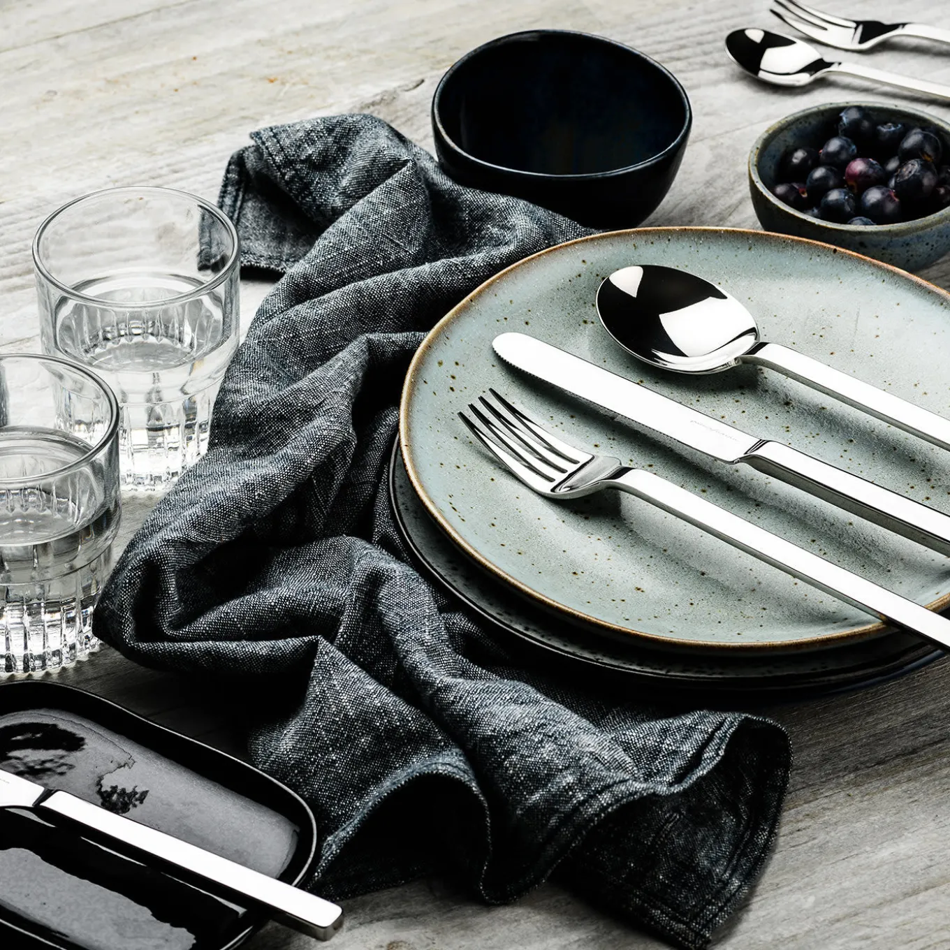 Stile 5-Piece Silver Flatware Set by Pininfarina Mepra