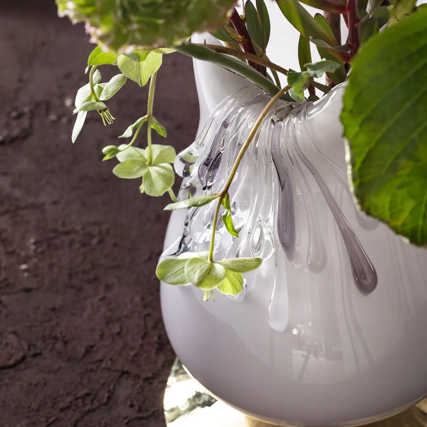 Stravedamento White Murano Glass & Hammered Brass Decorative Vase