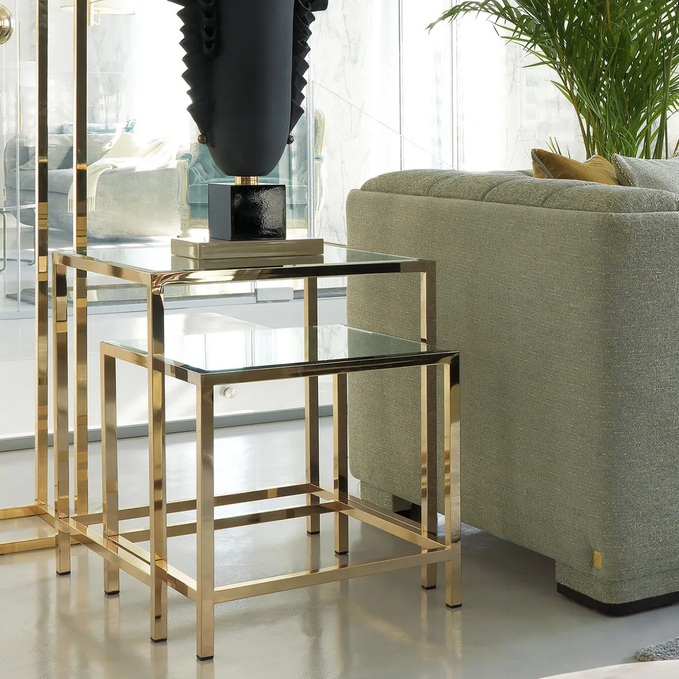 T140 Set Of 2 Nesting Tables With Mirror Top