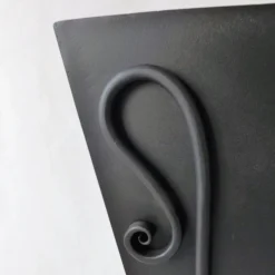 Tessingiu Metal Pedestal with Vase