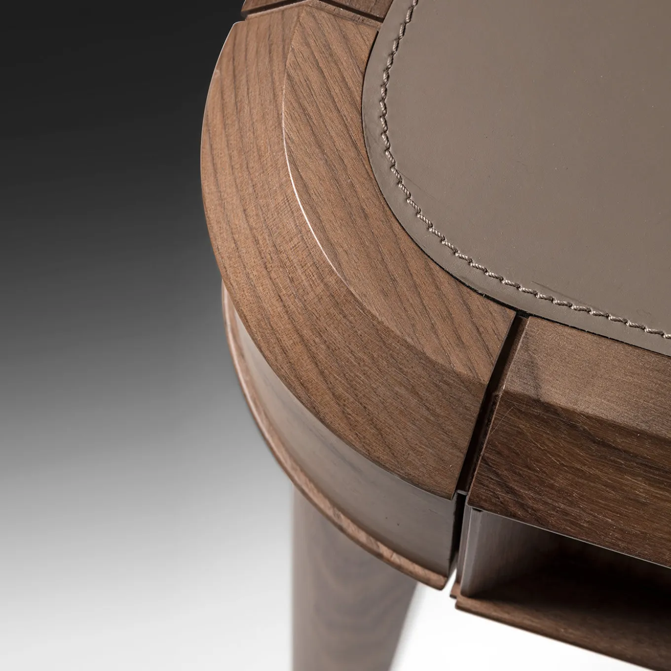 Teti Desk by Giovanna Azzarello