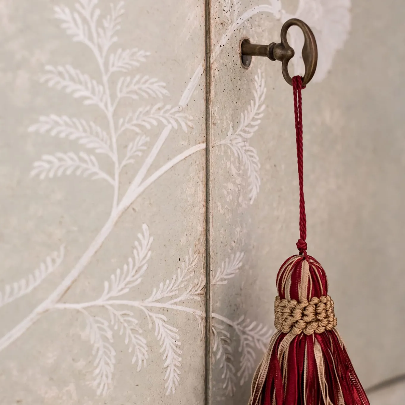 Tiepolo Nightstand with Internal Drawers