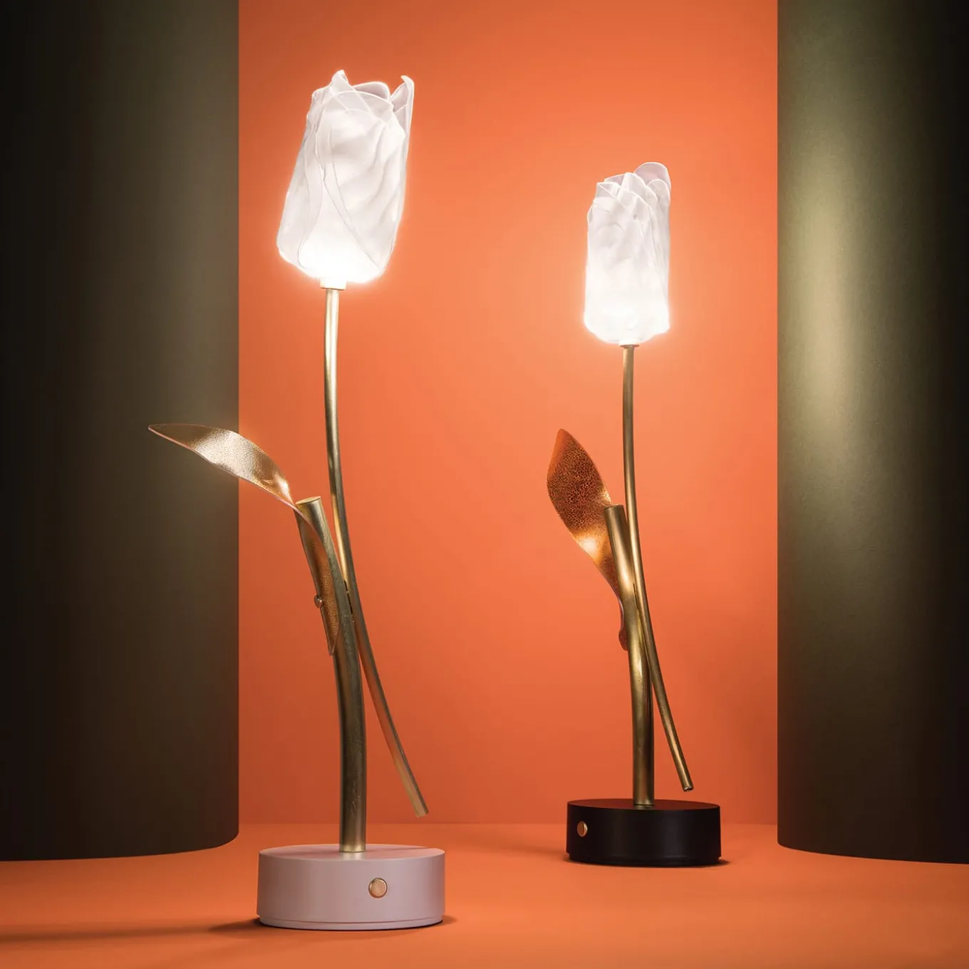 Tulip White Battery Portable Lamp