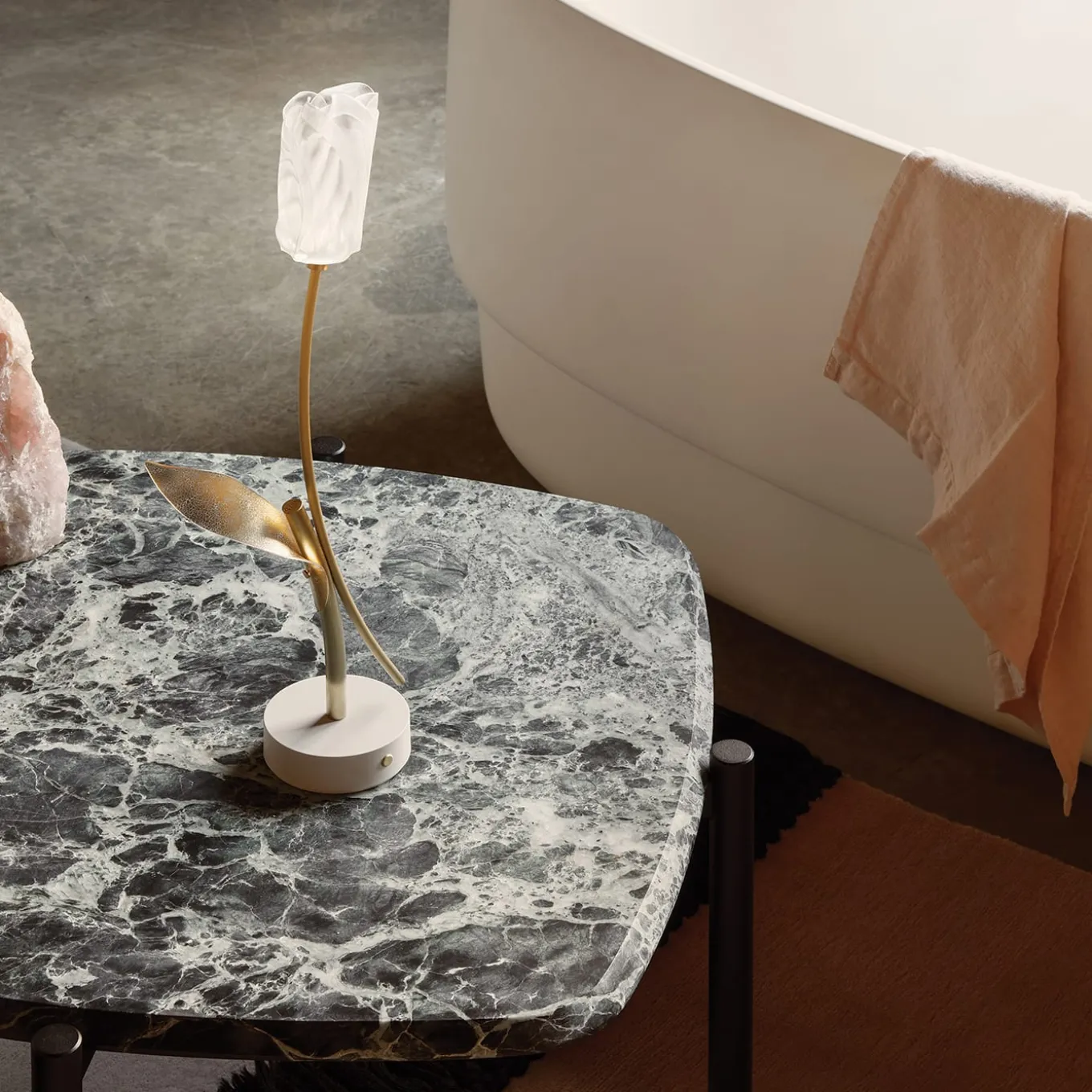 Tulip White Battery Portable Lamp