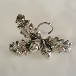 Two Acorns Seat Marker