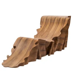 Una Chaise Longue by Stefano Marolla