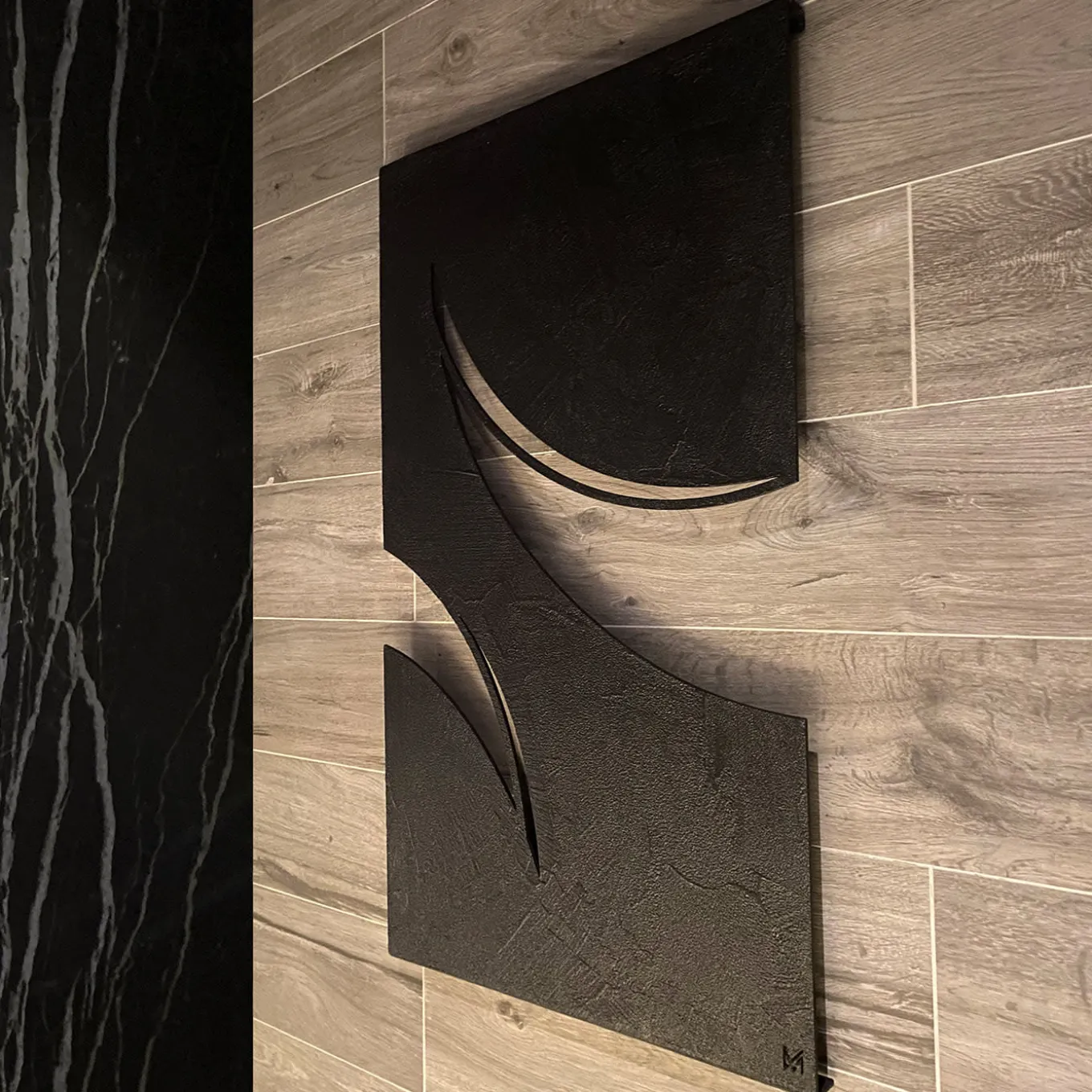 Venti Aluminum Resin Sculpture