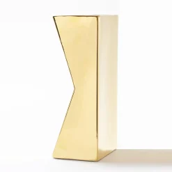 Verso A Gold Vase by Antonio Saporito