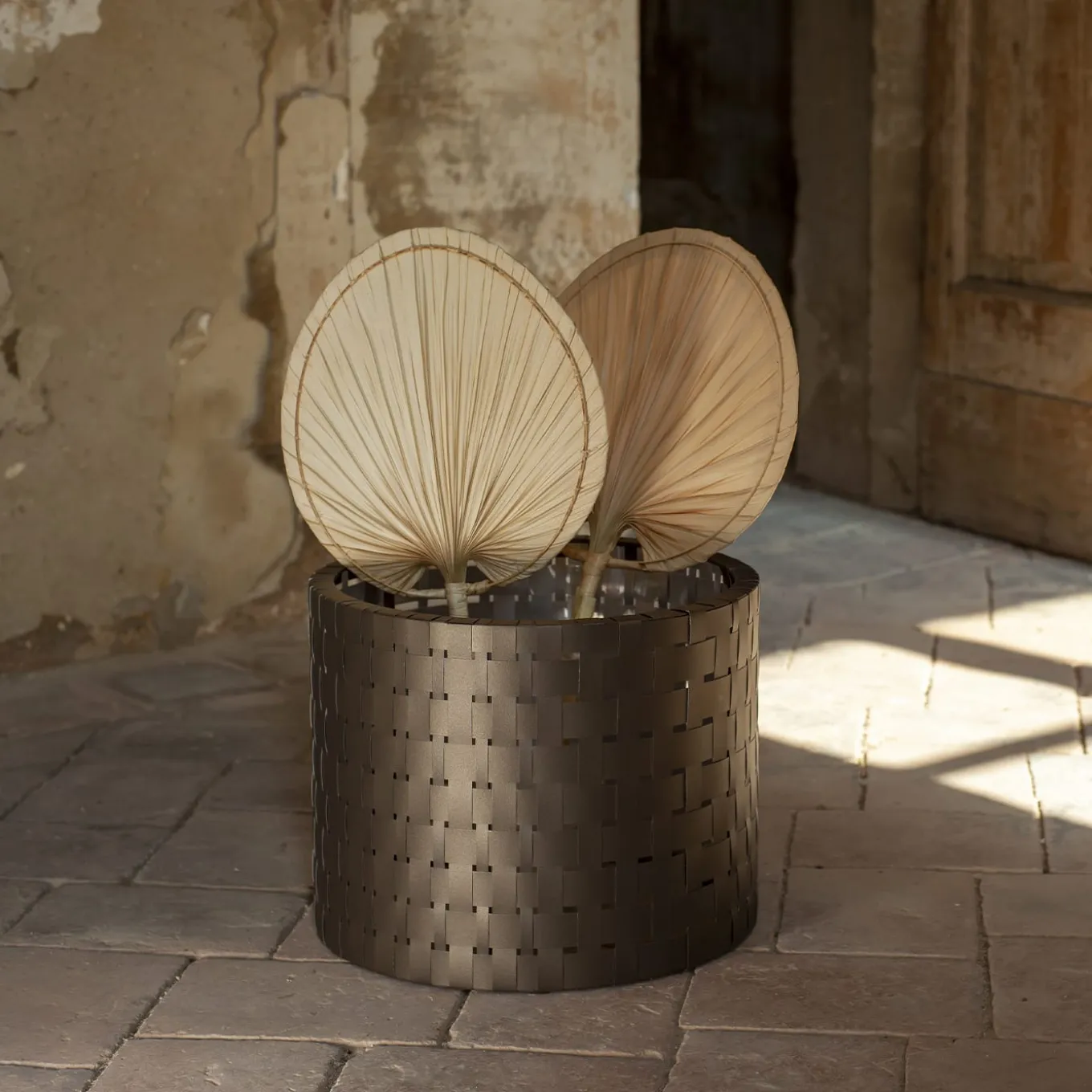 Vitis Brown Medici Cachepot