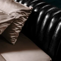 VOYAGE D'UNE NUIT BED