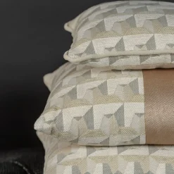 White Carrè Cushion in geometric jacquard fabric